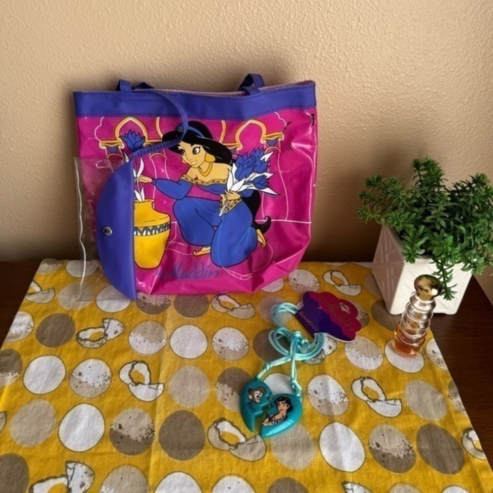 Aladdin Jasmin purse and Best Friend necklace set
